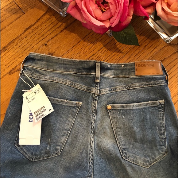 H & M Super Skinny Low Waist Light Wash Denim - Picture 3 of 8